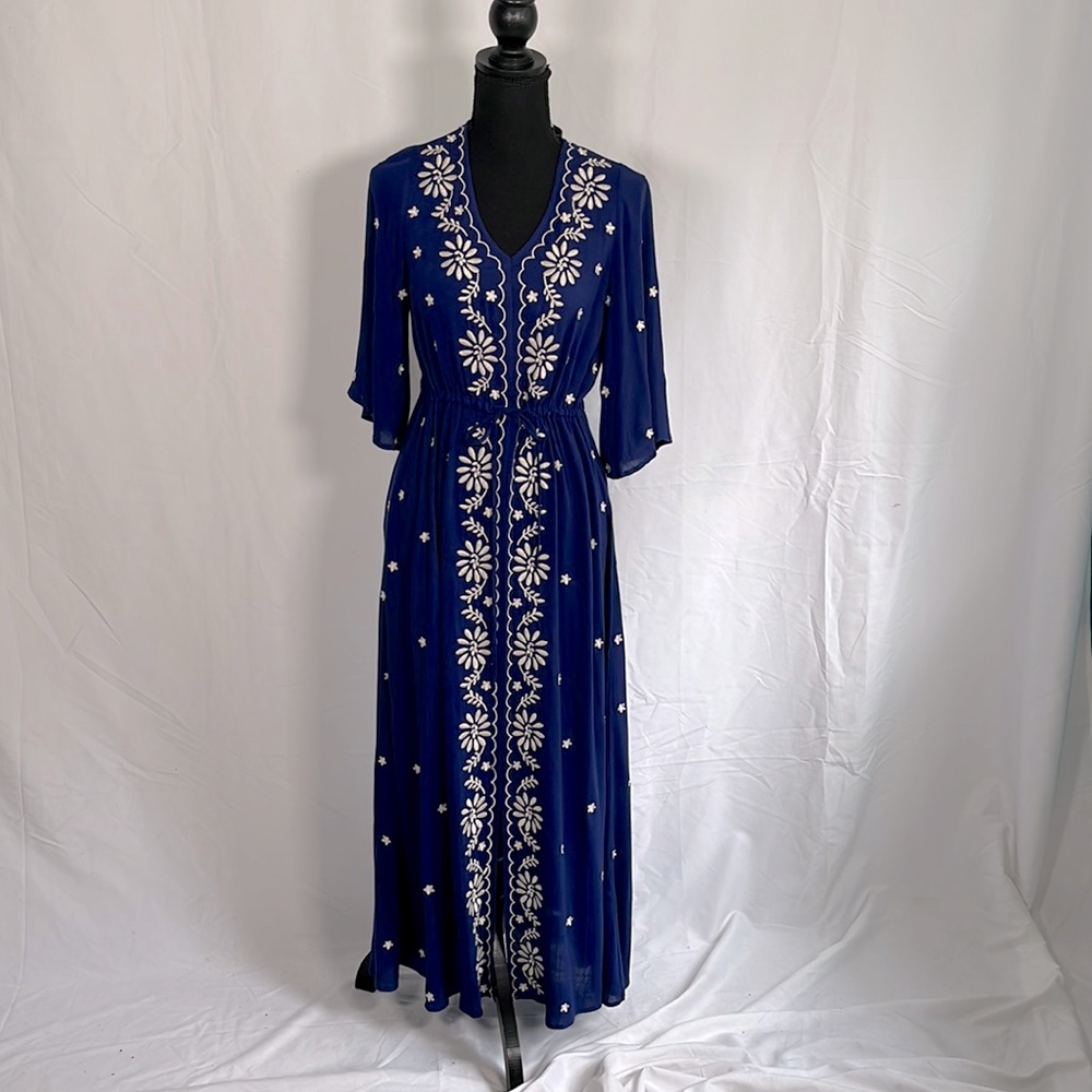 CLEARANCE— Skies are Blue, embroidered midi dress, blue, XS, very good condition